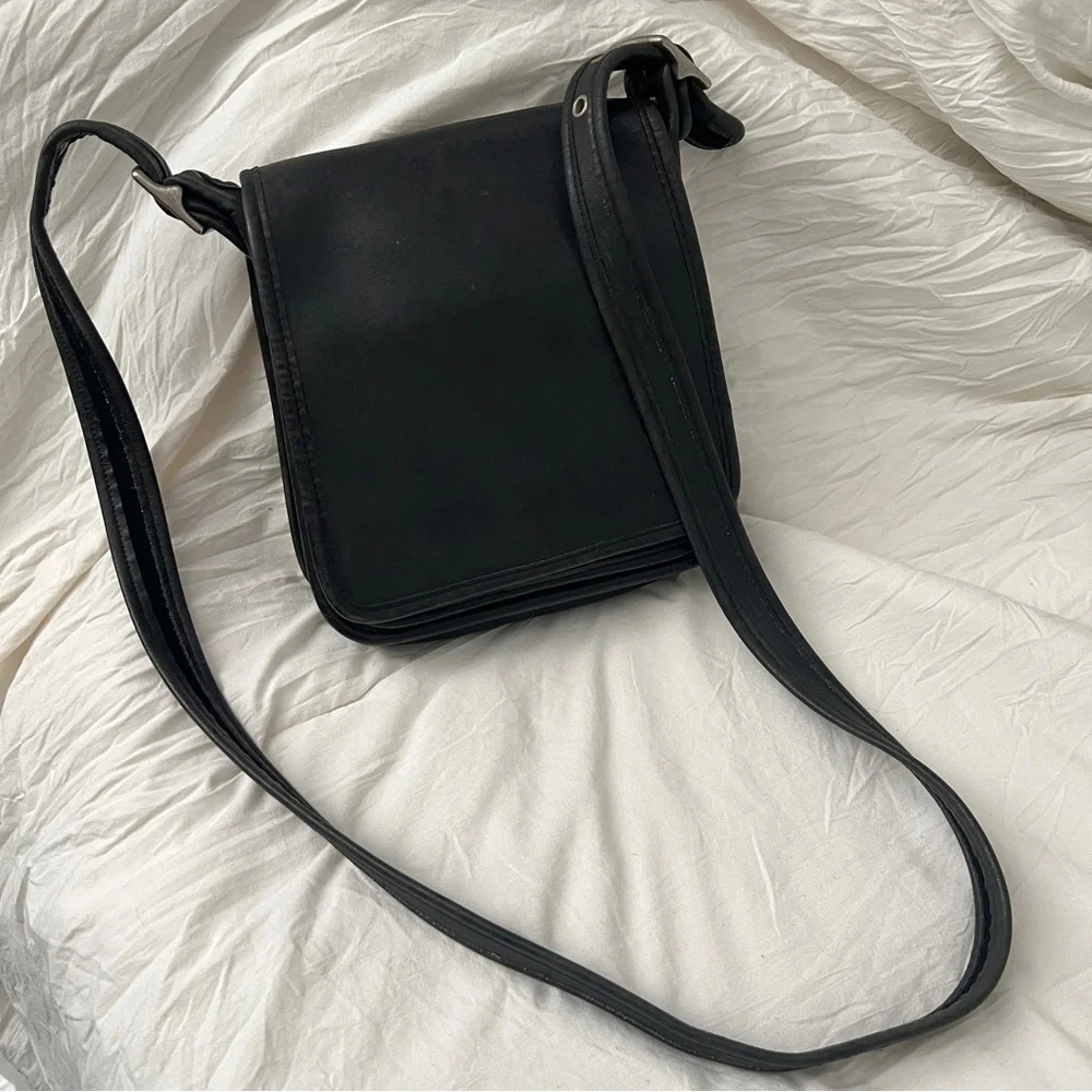 Vintage Coach Legacy Studio Flap Medium Crossbody Bag Black Leather H9Z 9145